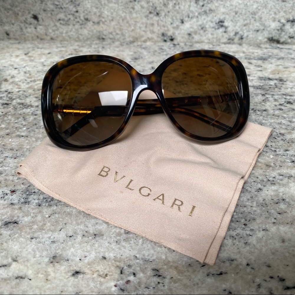 Bvlgari sun glasses 🤓